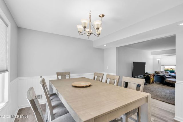 40 Kiwi Loop, Howell, NJ 07731