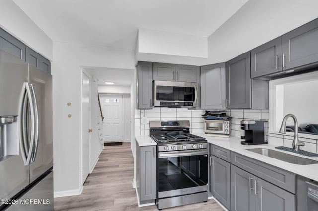 40 Kiwi Loop, Howell, NJ 07731