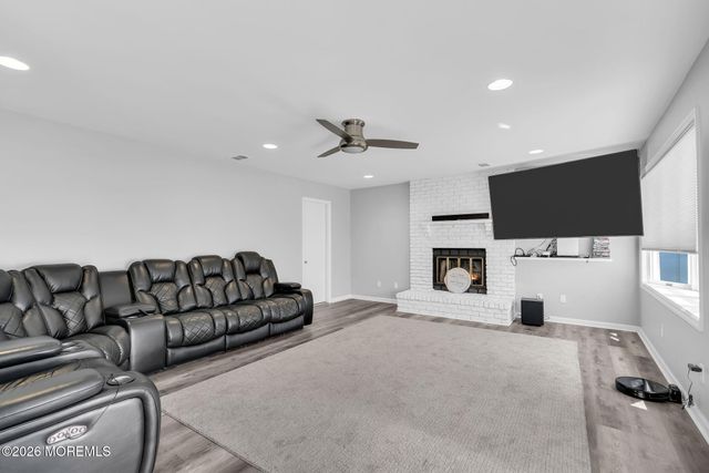 40 Kiwi Loop, Howell, NJ 07731