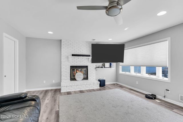 40 Kiwi Loop, Howell, NJ 07731
