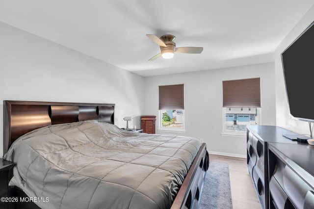 40 Kiwi Loop, Howell, NJ 07731