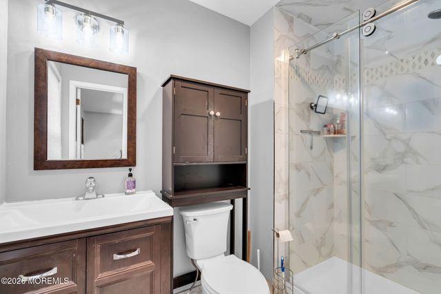 40 Kiwi Loop, Howell, NJ 07731