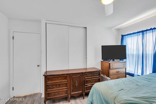 40 Kiwi Loop, Howell, NJ 07731