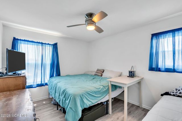 40 Kiwi Loop, Howell, NJ 07731