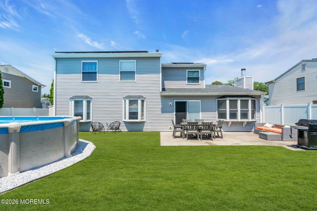 40 Kiwi Loop, Howell, NJ 07731