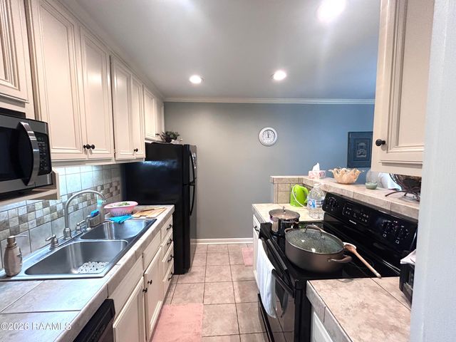 220 Doucet Road 252g, Lafayette, LA 70503