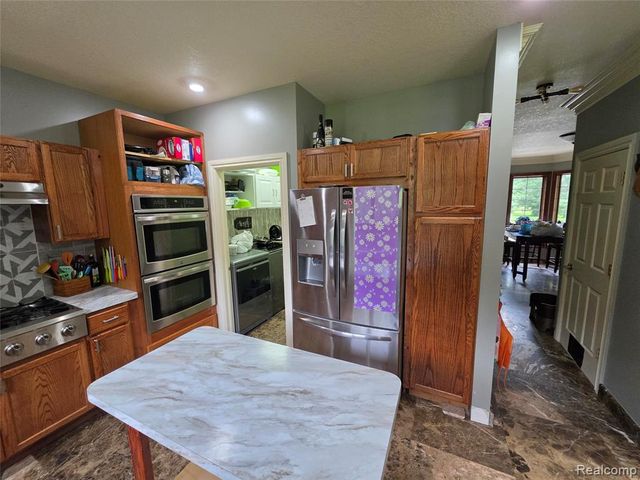 5150 W Carpenter Road, Flint, MI 48504