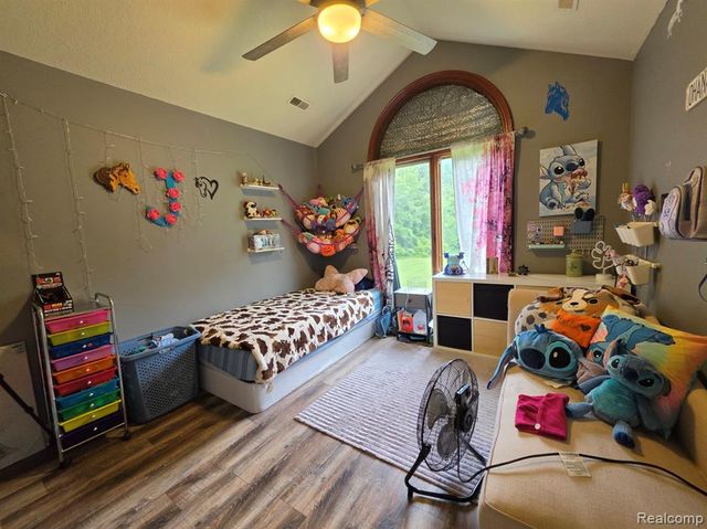 5150 W Carpenter Road, Flint, MI 48504