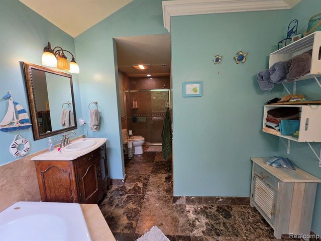 5150 W Carpenter Road, Flint, MI 48504