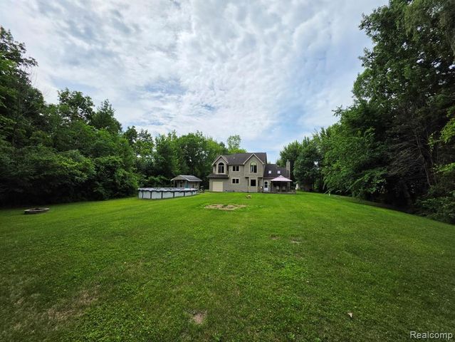 5150 W Carpenter Road, Flint, MI 48504