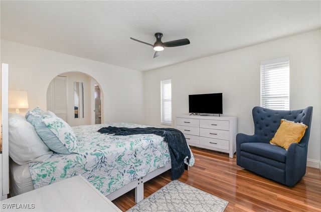 9968 Treasure Cay LN, Bonita Springs, FL 34135