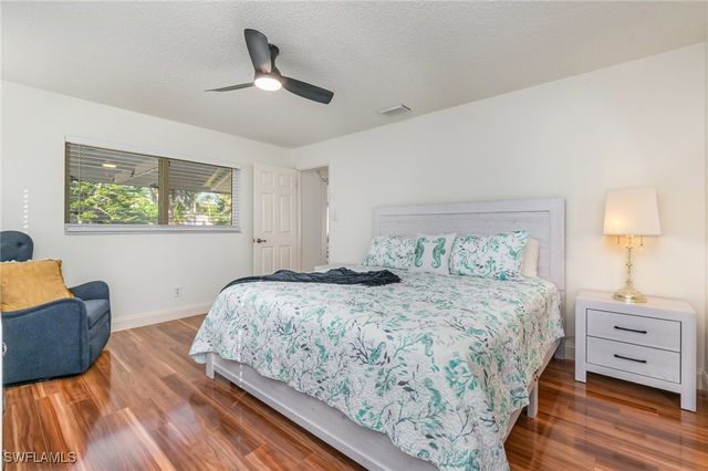 9968 Treasure Cay LN, Bonita Springs, FL 34135