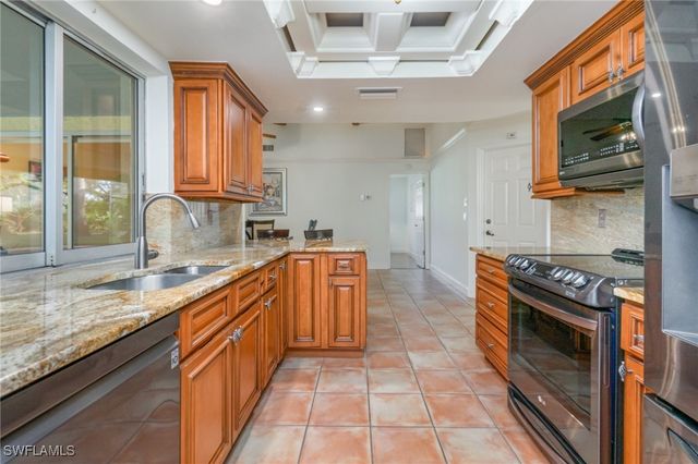 9968 Treasure Cay LN, Bonita Springs, FL 34135