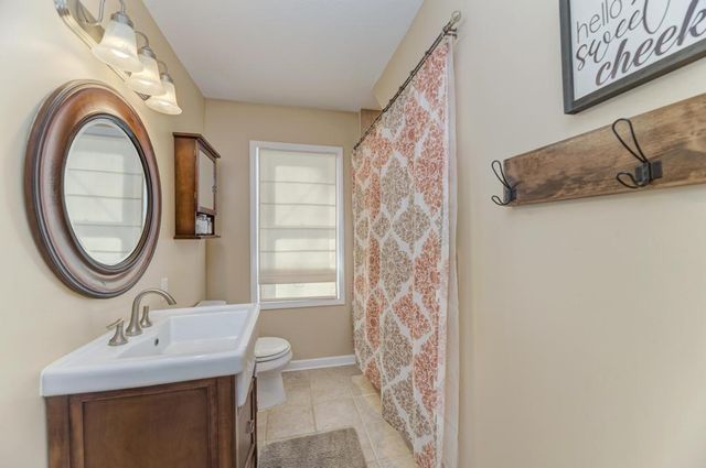 33709 S West River Road, Wilmington, IL 60481