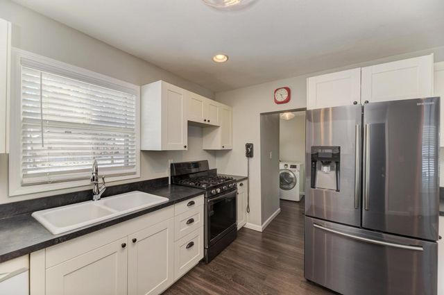 33709 S West River Road, Wilmington, IL 60481