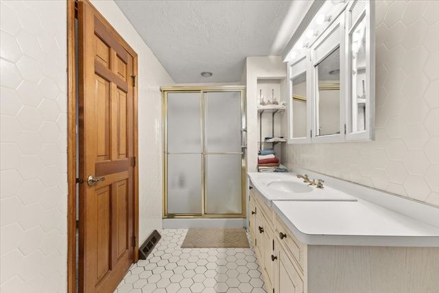64 Rainbow Rd, Yarmouth, MA 02673