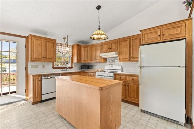64 Rainbow Rd, Yarmouth, MA 02673