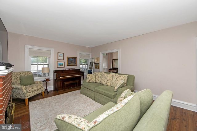 303 VAN SCIVER ST, Beverly, NJ 08010