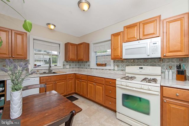 303 VAN SCIVER ST, Beverly, NJ 08010
