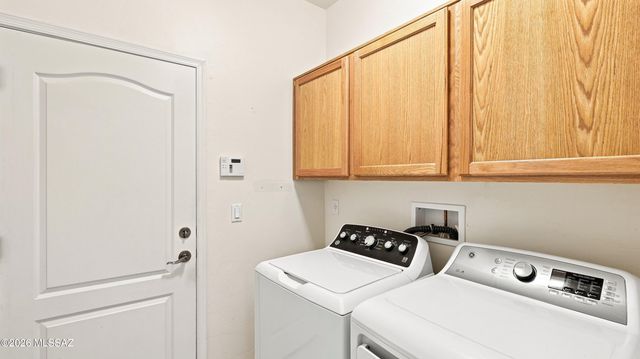 8005 N Iron Ridge Drive, Tucson, AZ 85743