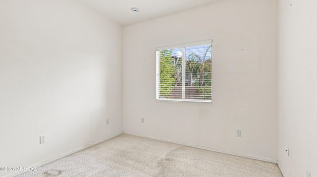 8005 N Iron Ridge Drive, Tucson, AZ 85743