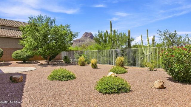 8005 N Iron Ridge Drive, Tucson, AZ 85743