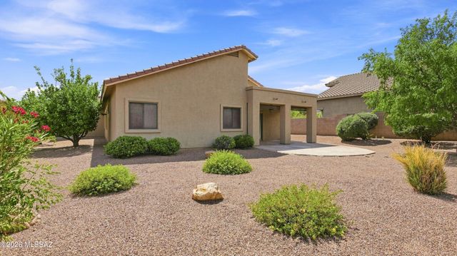 8005 N Iron Ridge Drive, Tucson, AZ 85743