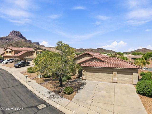 8005 N Iron Ridge Drive, Tucson, AZ 85743