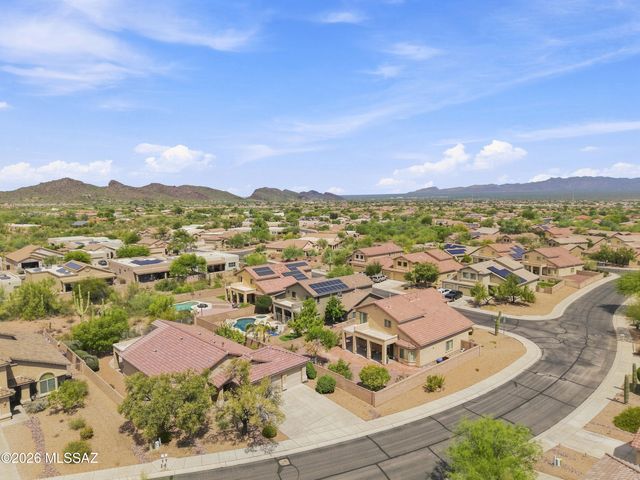 8005 N Iron Ridge Drive, Tucson, AZ 85743