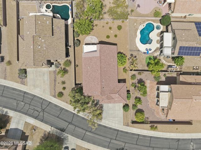 8005 N Iron Ridge Drive, Tucson, AZ 85743