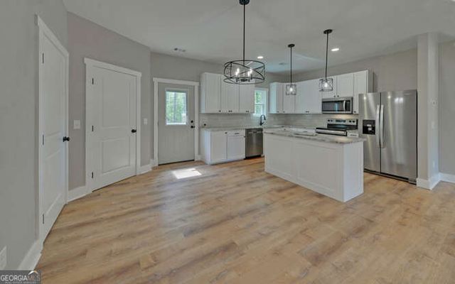 71 Crestwood Drive, Hartwell, GA 30643