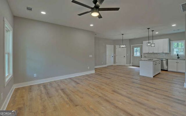 71 Crestwood Drive, Hartwell, GA 30643