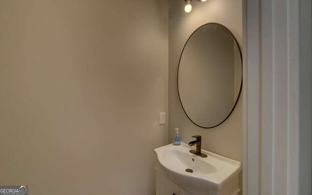 71 Crestwood Drive, Hartwell, GA 30643