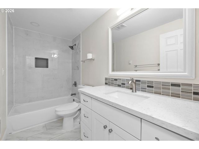 15300 Ne 39TH St, Vancouver, WA 98682