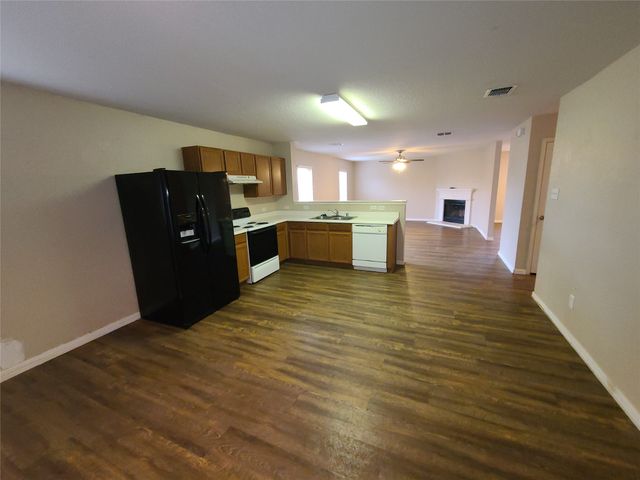 12141 Shine Avenue, Rhome, TX 76078