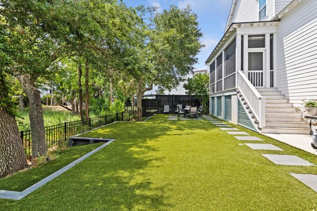1675 Pierce Street, Daniel Island, SC 29492