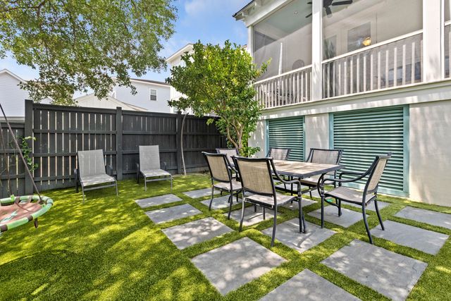 1675 Pierce Street, Daniel Island, SC 29492