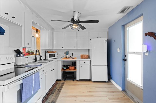 180 E HORTON AVENUE, Englewood, FL 34223