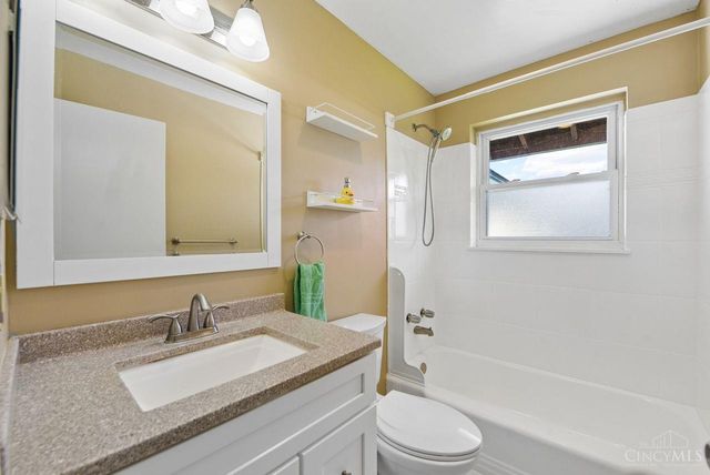 7089 Bluecrest Drive, Cincinnati, OH 45230