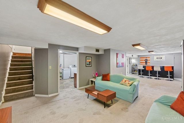7089 Bluecrest Drive, Cincinnati, OH 45230