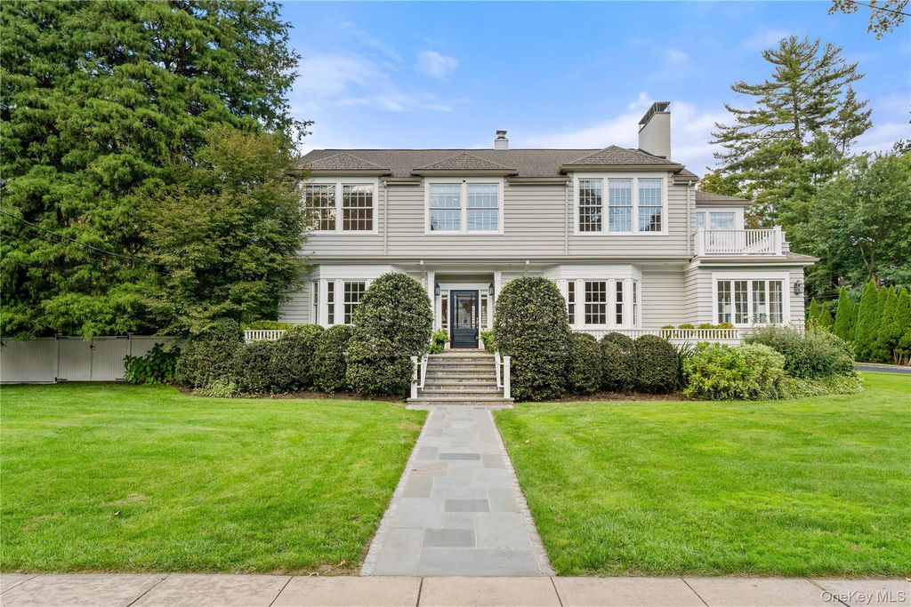 90 E Brookside Drive, Larchmont, NY 10538 — exterior