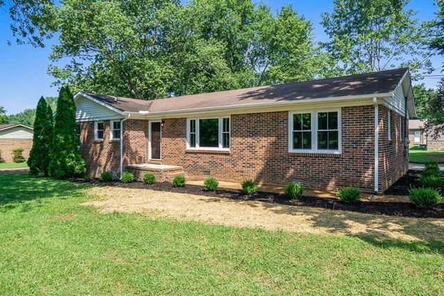 814 Chickasaw Trl, Mcminnville, TN 37110