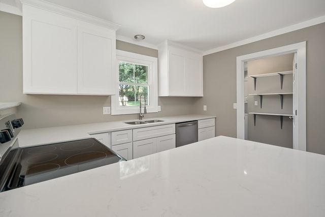 814 Chickasaw Trl, Mcminnville, TN 37110