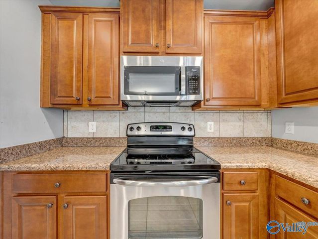 15813 Cold Branch Dr NW, Harvest, AL 35749