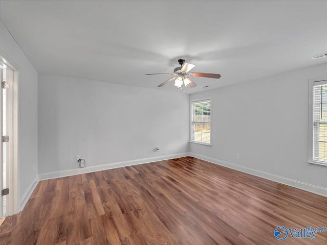 15813 Cold Branch Dr NW, Harvest, AL 35749