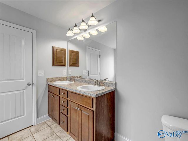 15813 Cold Branch Dr NW, Harvest, AL 35749