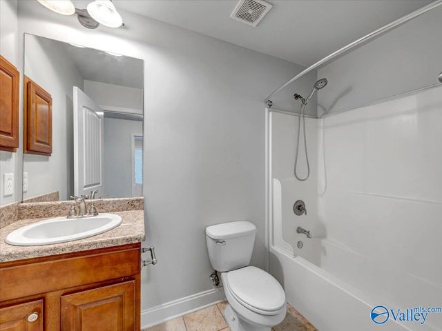 15813 Cold Branch Dr NW, Harvest, AL 35749