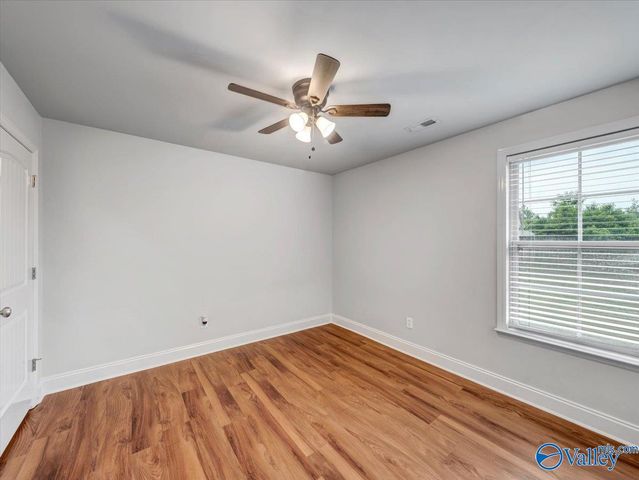 15813 Cold Branch Dr NW, Harvest, AL 35749