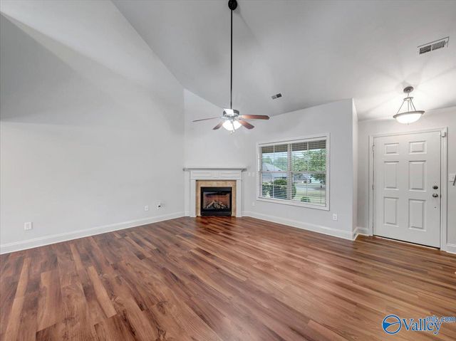 15813 Cold Branch Dr NW, Harvest, AL 35749