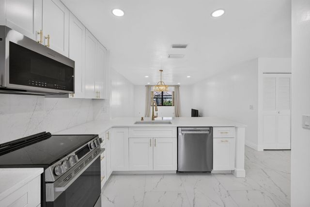 320 Elmira Court, Royal Palm Beach, FL 33411